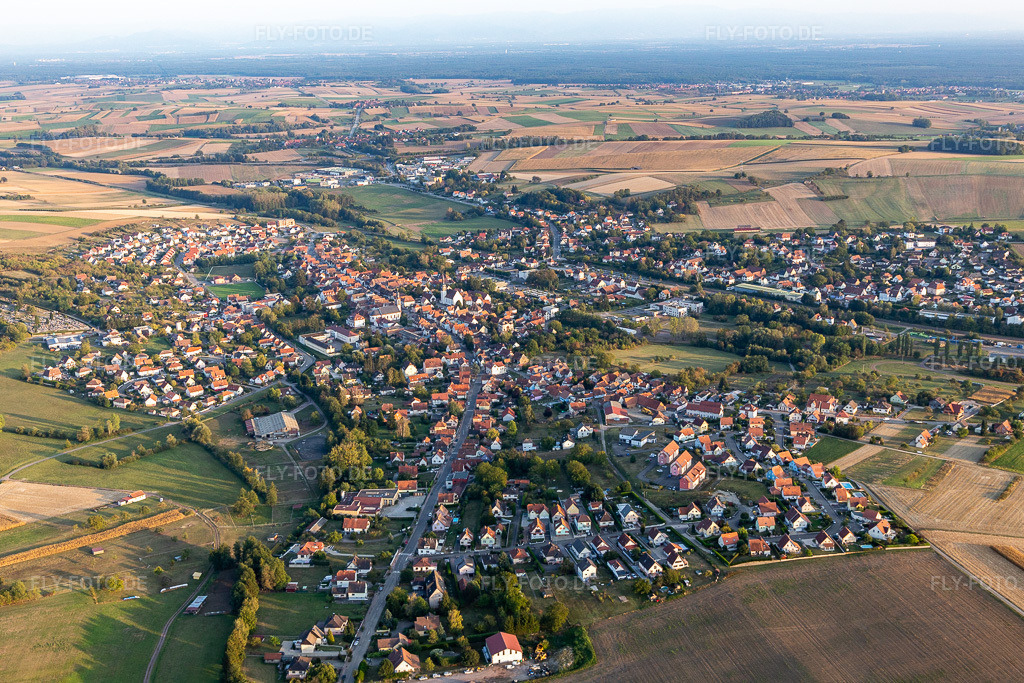 Luftbild: Soultz-sous-Forets in Soultz-sous-Forêts im Bundesland Bas-Rhin in Frankreich. Foto: IMG_123274.jpg vom 30.09.2020 durch Werner Riehm/FLY-FOTO.de