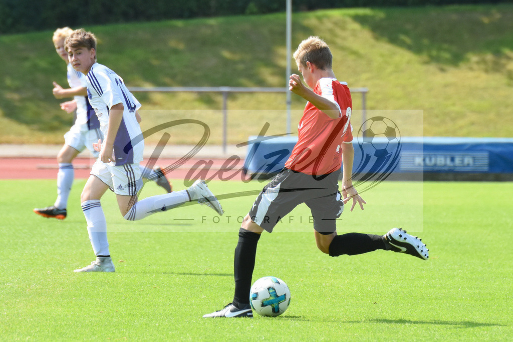20180722_OSNCAL_0011 | Fußball, C-Junioren :   beim Testspiel zwischen VfL Osnabrück U15 vs. JFV Calenberger Land U15 am 22.07.2018 im Sportpark Illoshöhe in Osnabrück, Deutschland.(Foto von Nico Paetzel) - Realisiert mit Pictrs.com
