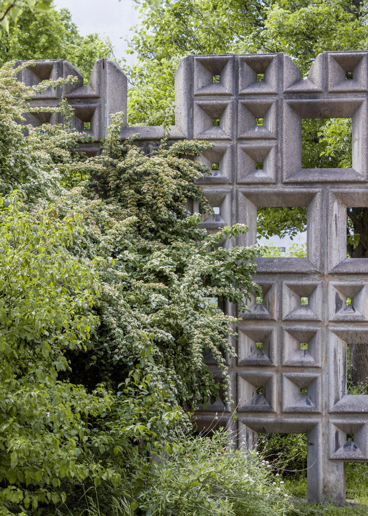 Halle-Neustadt | Betonformelement - Realisiert mit Pictrs.com