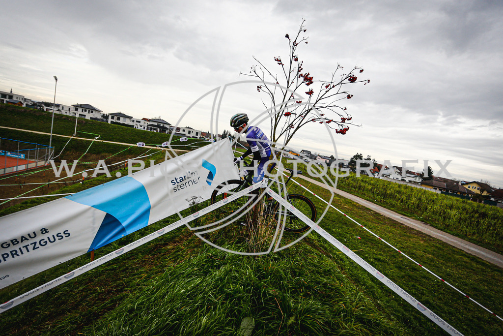 ..... | AUSTRIA, 24.11.24, 3.Radquerfeldein GP um das Sportzentrum Gunskirchen Image shows: Photo: Wapics / Andreas Willdoner