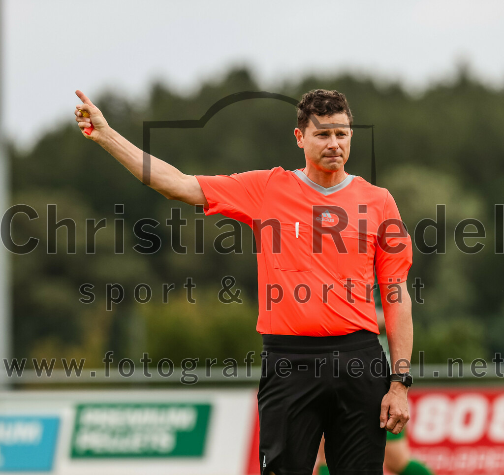 2023-08-06_091_SC_Kirchasch_gegen_SV_Eichenried | Bockhorn, Deutschland, 06.08.2023:
Fußball, Kreisliga 2023 / 2024, 2. Spieltag, SC Kirchasch gegen SV Eichenried, Endergebnis: 3:1

Schiedsrichter Florian Neubert

Foto: Christian Riedel / fotografie-riedel.net