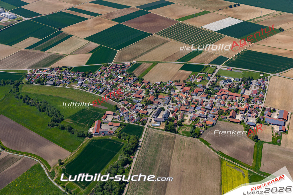 Das Luftbild der Stadt Mötzing wurde 2021 vom Flugzeug heraus erstellt (keine Drohne) Aufnahmehöhe ca.450 Meter- hohe Bildauflösung und Druck-Qualität garantiert!