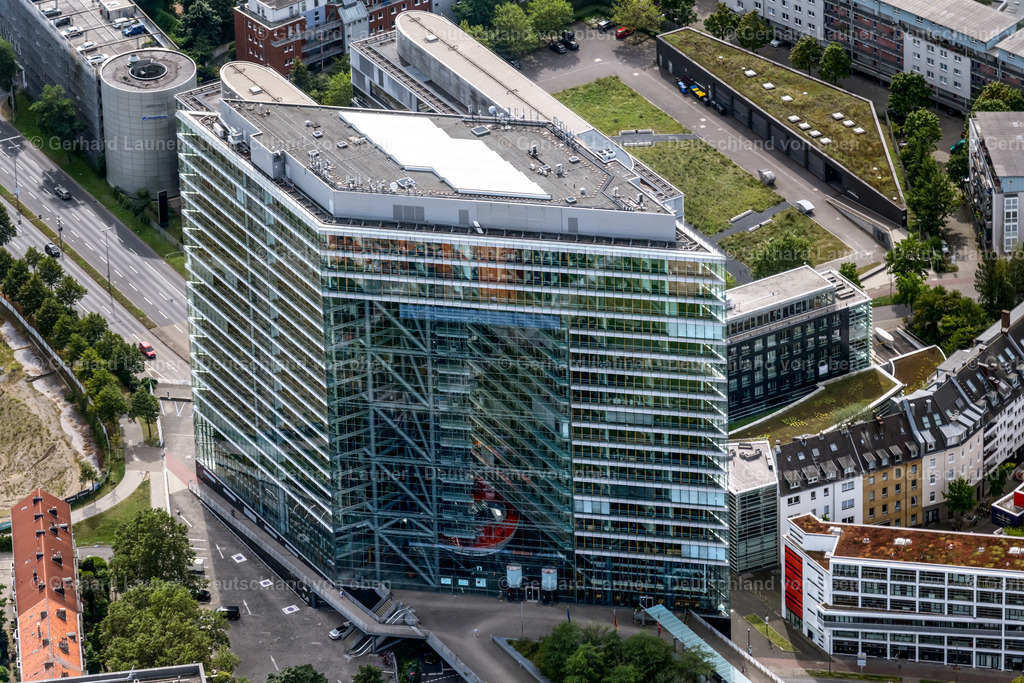 4049282 | Stadttor Düsseldorf