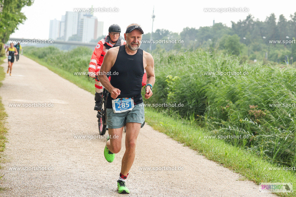 LUR_1707 | 34. M-net Erlanger Triathlon 2025 #erlangertriathlon  #mnettriathlon2025 #mnettriathlon #team #olympischedistanz #mitteldistanz #triathlon #maindonaukanal  #erlangertriathlon2025 #yourpictrs #tv1848 #tv1848erlangen  #triathlonbayern #sportinerlangen #demsportverbunden #sportshot_your_pictrs Copyright: www.sportshot.de