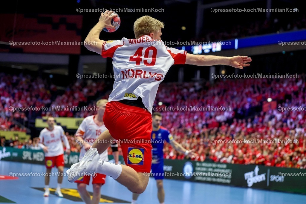 EHF18012602064 | 18.01.2026, Handball, Men's EHF EURO 2026, Dänemark - Rumänien, Jyske Bank Boxen in Herning, Dänemark, Preliminary Round:  Frederik Bo Andersen (Denmark #49) 