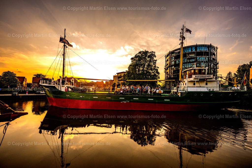 Stade Greundik Museumsschiff auf der Schwinge_ELS_6031010525 Kopie | Fotos aus den Touristenorten aus Norddeutschland. - Realisiert mit Pictrs.com