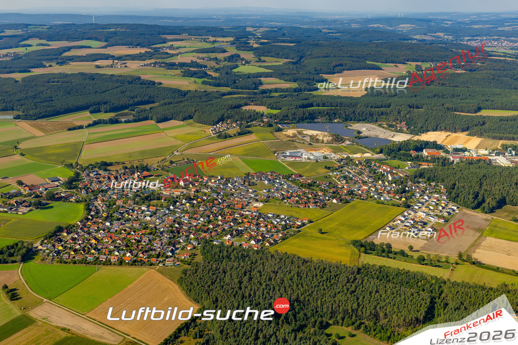 Das Luftbild zeigt :  Stulln - Die Luftaufnahme wurde 2024 vom UL-Flugzeug aus erstellt ( keine Drohne ) - Hochauflösende Luftaufnahme - Für grossformatige Ausdrucke geeignet. Die Geschenkidee !Mit Lizenz und Bildrechte bestellbar
