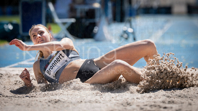 Juniorengala 2026; Mannheim, 13.06.2026 | MANNHEIM, GERMANY - JUNE 13, 2026 : Antonia Bronnert (GER/VfL Loeningen) competing in the women’s triple jump during the Juniorengala 2026 at Michael-Hoffmann-Stadion on June 13, 2026 in Mannheim, Germany.