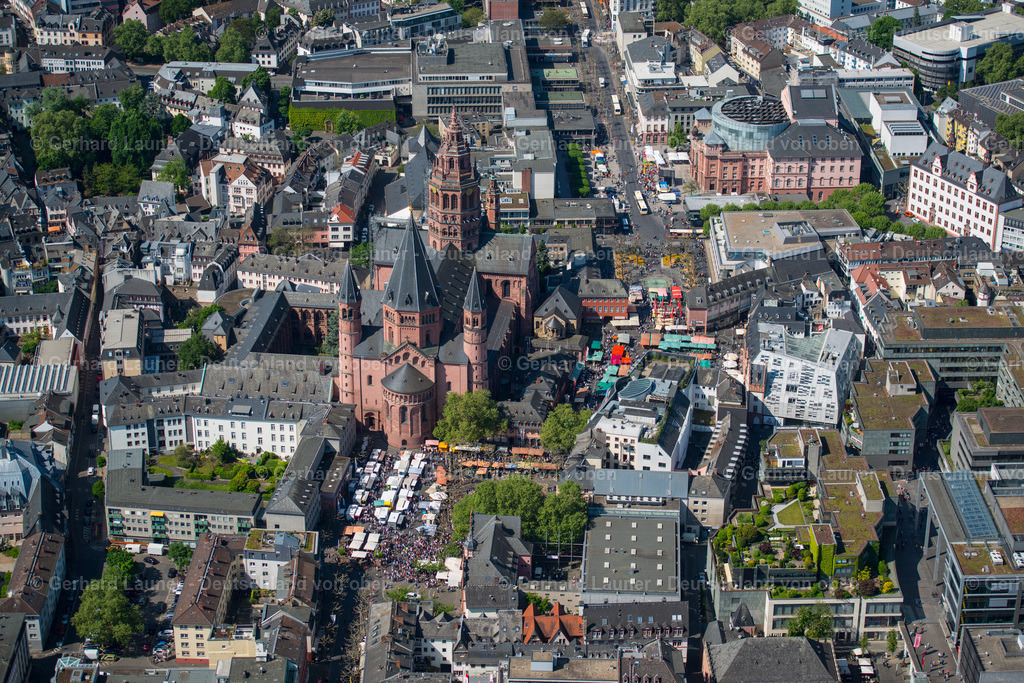 3800242 | Online-Shop für Luftbilder aus Deutschland. Seit über 45 Jahren baut Gerhard Launer das Luftbildarchiv mit unterschiedlichsten Themen stetig weiter aus.