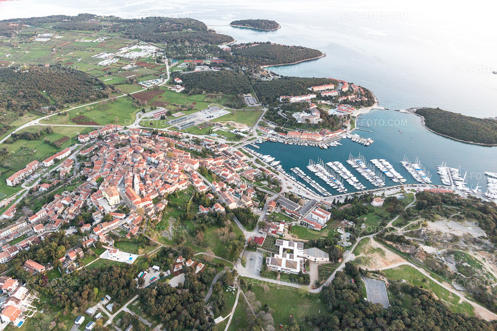 Aerial view: View of the town in Stancija Valkanela in the state Gespanschaft Istrien, Croatia.Photo: IMG_106210.jpg taken on 04/13/2018 by Werner Riehm/FLY-FOTO.comResolution of the original: 4871 x 3247 px