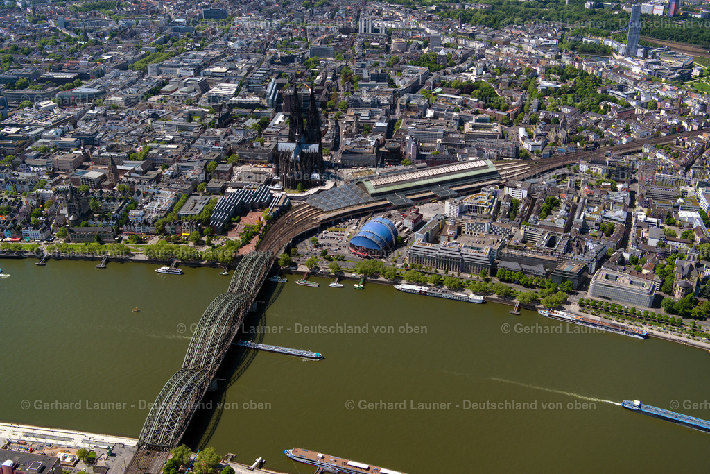 3800384 | Dom,  mit Hohenzollernbrücke, Köln