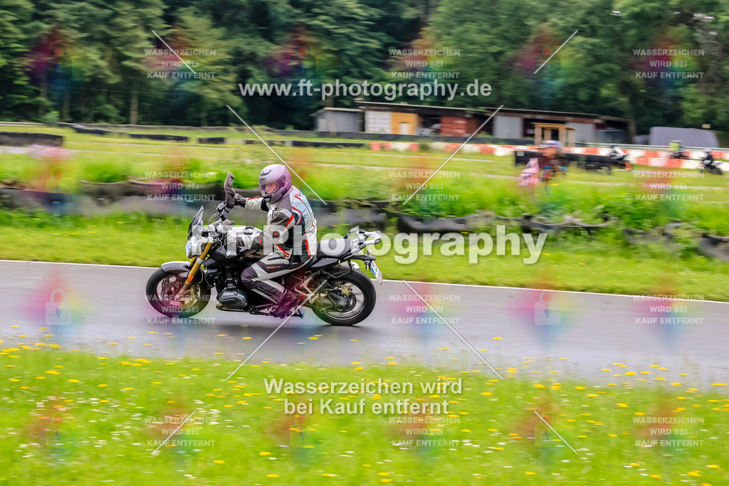 VBK-7355 | Hier findet Ihr Bilder von Touristenfahrten auf der Nürburgring Nordschleife oder von anderen Veranstaltungen die ich besucht habe. Viel Spass beim Durch Schauen 