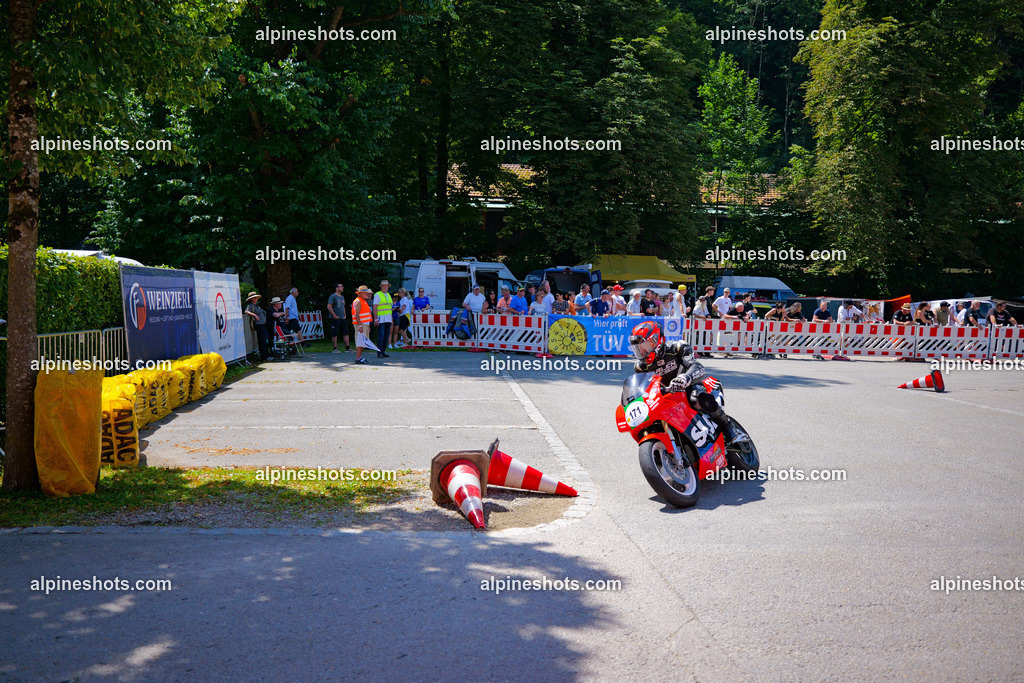 P1036917-2 | Erleben Sie atemberaubende, hochqualitative Fotos Ihrer Fahrt entlang der malerischen Alpenstraßen. Besuchen Sie alpineshots.com, um professionelle Aufnahmen Ihrer unvergesslichen Reise zu finden und zu kaufen - Realisiert mit Pictrs.com