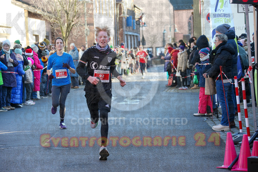 241201_1223_EX1_1920 | Sportfotografie im Rhein-Sieg Kreis, Köln, Bonn, NRW, Rheinland Pfalz, Hessen, etc. Unser Tätigkeitsfeld umfasst den Laufsport vom Volkslauf über den Marathon, Duathlon, Triathon bis zum Ultralauf wie Kölnpfad Ultra oder Schindertrail.