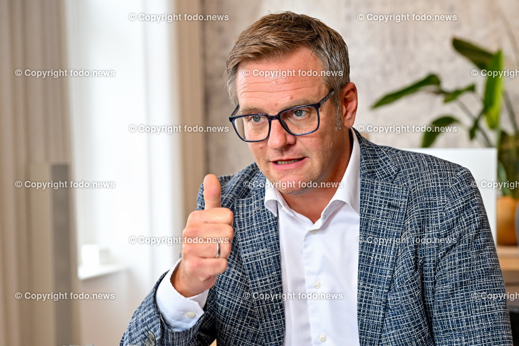 Hartlauer_ 24.09.2024-39 | 24.09.2024, Steyr, AUT, Hartlauer HandelsgesmbH im Bild Robert F. Hartlauer (Hartlauer HandelsgesmbH Kaufmann, Geschaeftsfuehrung)