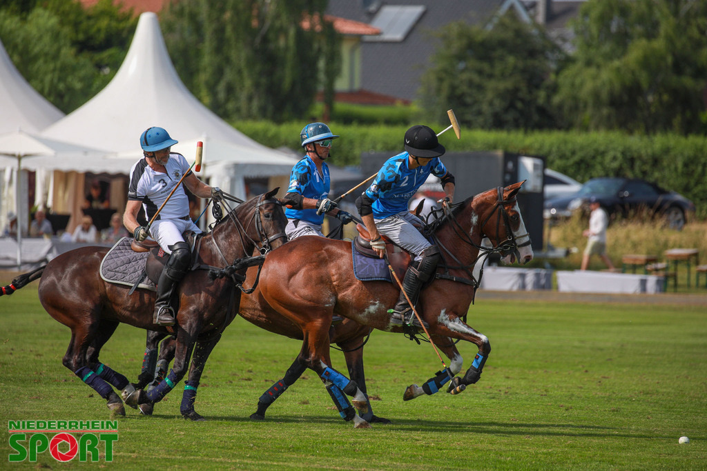 Polo_Willich_070623_103 | Bildergalerie von Sport-Ereignissen aber auch von weiteren spannenden Dingen - nicht nur vom Niederrhein. In Anlehnung an den bekannten Spruch von Hanns Dieter Hüsch heißt das Motto: "Niederrhein ist überall".  - Realisiert mit Pictrs.com