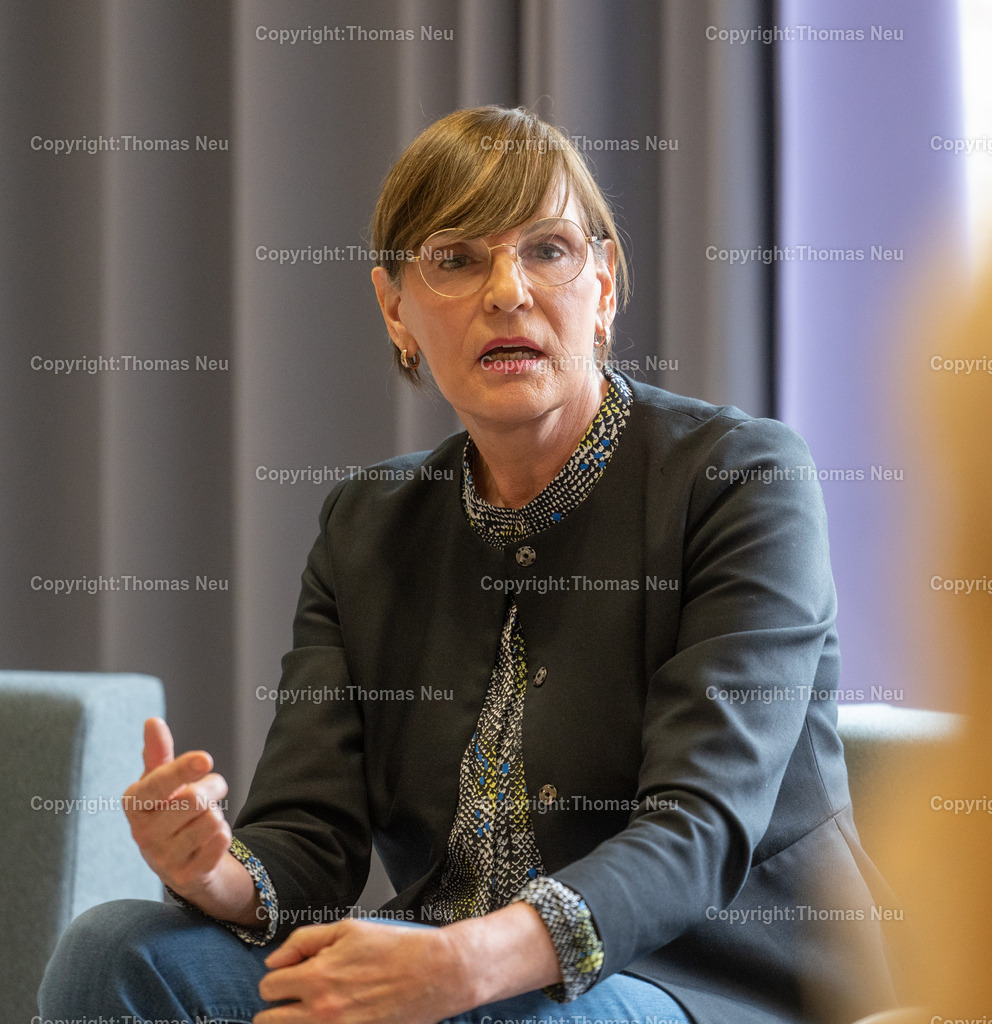 DSC_8904 | bbe,  Geschwister-Scholl-Schule, Bensheim: Projekttag für die siebte Jahrgangsstufe "Brich Dein Schweigen – hinter jedem Missbrauch steckt ein Gesicht“ am Dienstag, den 01.04.2025, um 11 Uhr, GSS, Eifelstraße 39-43, 64625 Bensheim. Bild: Edith Stier-Thompson (Weißer RIng), Bild: Thomas Neu