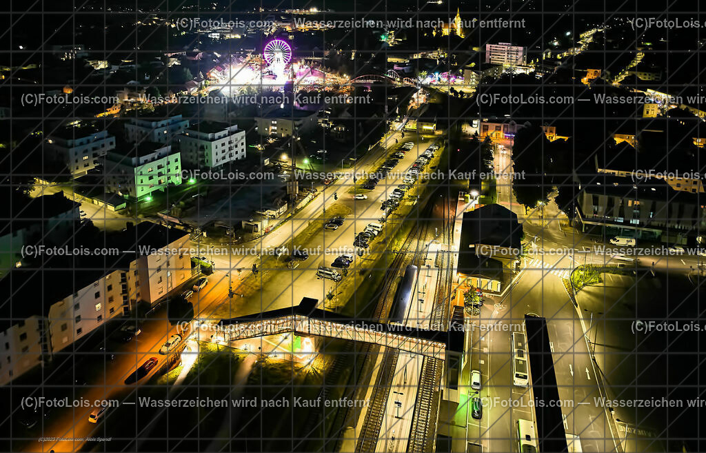 0421_Luftbild_VOLKSFEST-Wlbg_vom Bahnhof | (C)FotoLois.com, Alois Spandl, Luftbild, Wieselburger VOLKSFEST neu, Feuershow auf der Erlaufinsel unter den Brücken, Do 29. Juni 2023.
