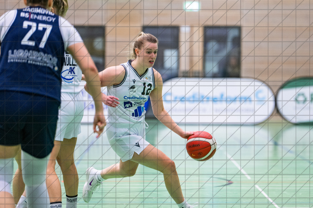 2. DBBL Nord 25/26 | Spieltag 08 | BBC Osnabrück vs. LionPride Braunschweig | 16.11.25: 2. DBBL Nord 25/26 | Spieltag 08 | BBC Osnabrück vs. LionPride Braunschweig / Osnabrück / Deutschland  //   CREDIT:www.bullenfotos.de, Martin König, Hörner Weg 40, D-49078 Osnabrück, +4917663732967 // Nutzung und Weitergabe nur zu den vereinbarten Zwecken. Presseanfragen an Ersteller. Alle Rechte beim Ersteller. Honorierung nach MFM. - Realisiert mit Pictrs.com