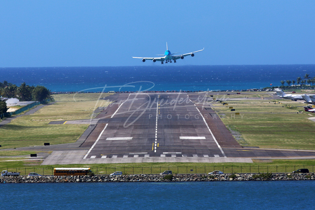 Bild16_IT7A9128 Kopie | Buy high-quality aviation and travel photography prints by professional photographer Timo Breidenstein. Authentic images, professionally printed, worldwide shipping. - Realisiert mit Pictrs.com