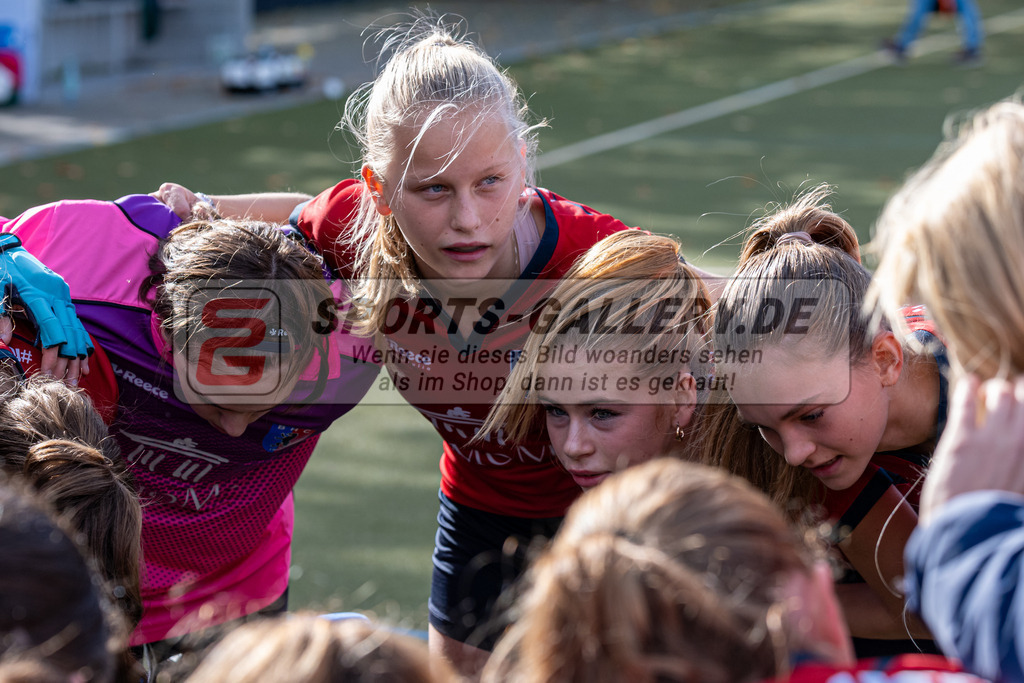 SFE_20231021_0012 | Deutsche Meisterschaft Weibliche U16 Halbfinale Uhlenhorst Mülheim - Berliner HC am 21.10.2023 in Köln (Düsseldorfer Hockeyclub 1905 e.V.), Photo: Stephan Fehrmann 2023 (Sports-Gallery)