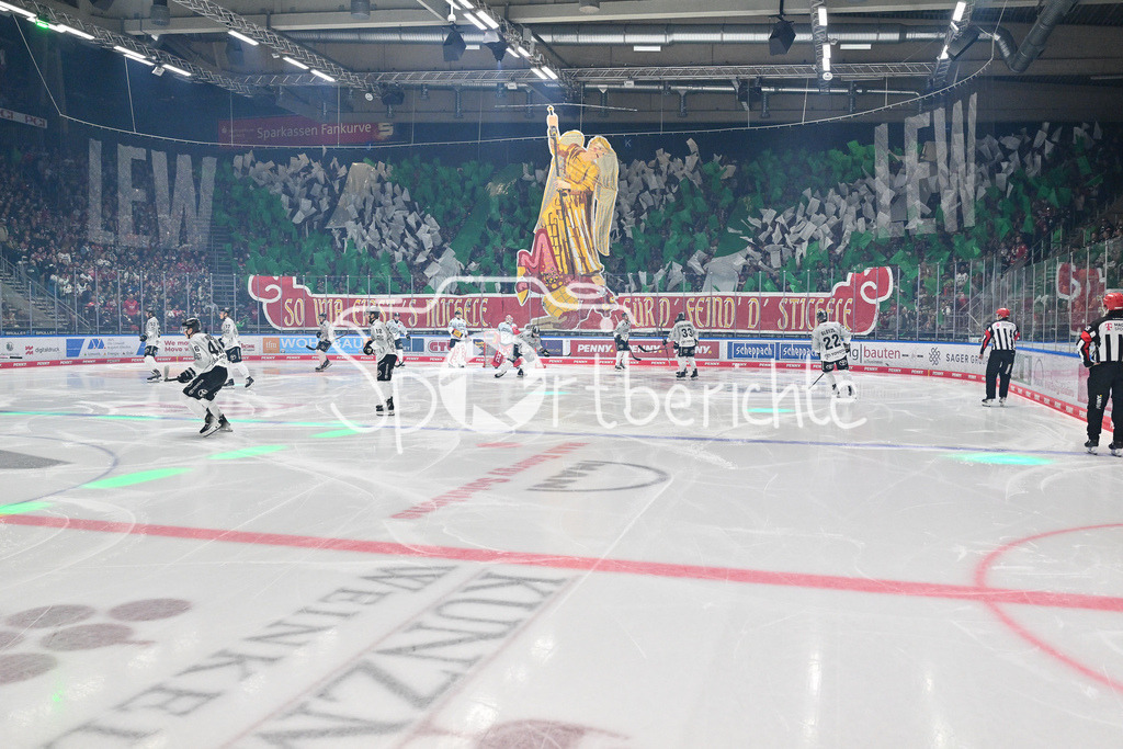 Augsburger Panther - Kölner Haie | Die Fans der Augsburger Panther haben eine Choreo vorbereitet / Ultras / Fans / Zuschauer / Symbolbild / Choreographie / DEL: Augsburger Panther - Kölner Haie, Curt Frenzel Stadion am 29.09.2024