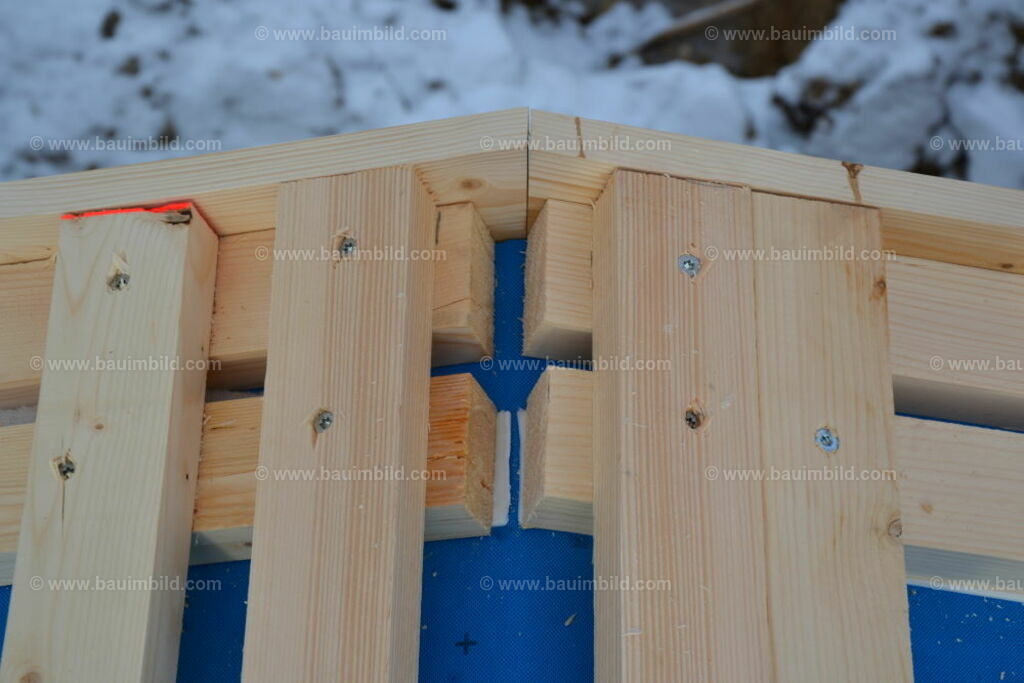 bib-lg09-holzbau-0198 | Nach LV-Leistungsgruppen sortierte Detailfotos über den Bau eines Hauses. Alle Hausbau-Bilder direkt vom Urheber und Autor der Website Haus-Selber-Bauen.com