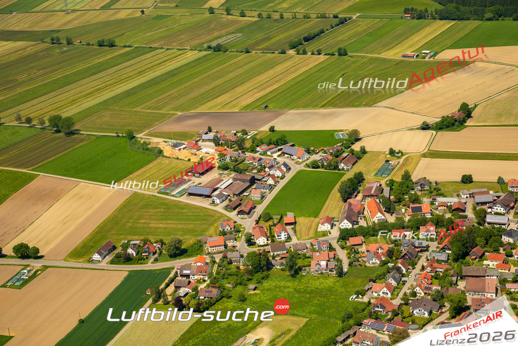 Das Luftbild zeigt  Winterrieden - Die Luftaufnahme wurde 2023 vom UL-Flugzeug aus erstellt ( keine Drohne ) - Hochauflösende Luftaufnahme - Für grossformatige Ausdrucke geeignet. Die Geschenkidee !Mit Lizenz und Bildrechte bestellbar