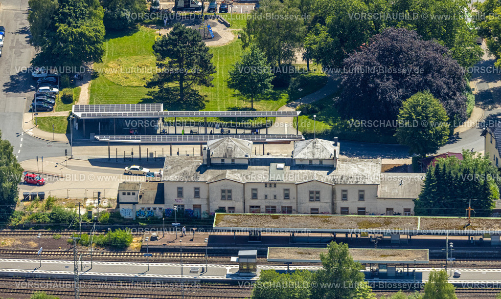 Schwelm230708920 | Luftbild, Bahnhof Schwelm, Busbahnhof mit Solardach, Schwelm, Ruhrgebiet, Nordrhein-Westfalen, Deutschland