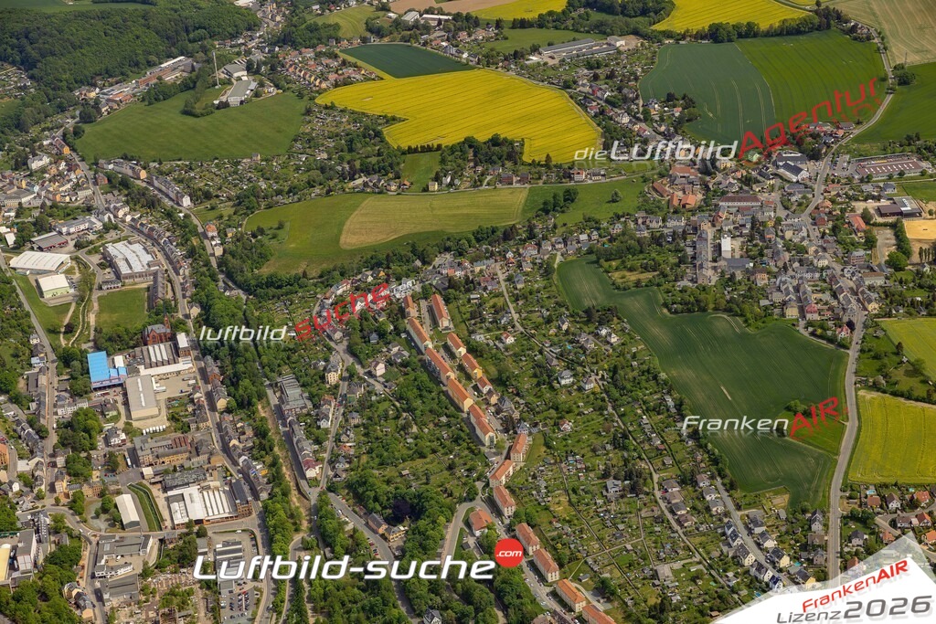 Das Luftbild der Stadt Greiz wurde 2022 vom Flugzeug heraus erstellt (keine Drohnen-Aufnahmen) Aufnahmehöhe ca.450 Meter- hohe Bildauflösung und Druck-Qualität. Garantiert!
