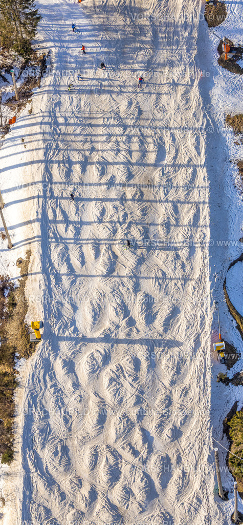 Winterberg260105115 | Luftbild, Buckelpiste Skipiste mit Bodenwellen für Freestyle-Skiing, Schattenwurf der Bäume, Winterberg, Sauerland, Nordrhein-Westfalen, Deutschland