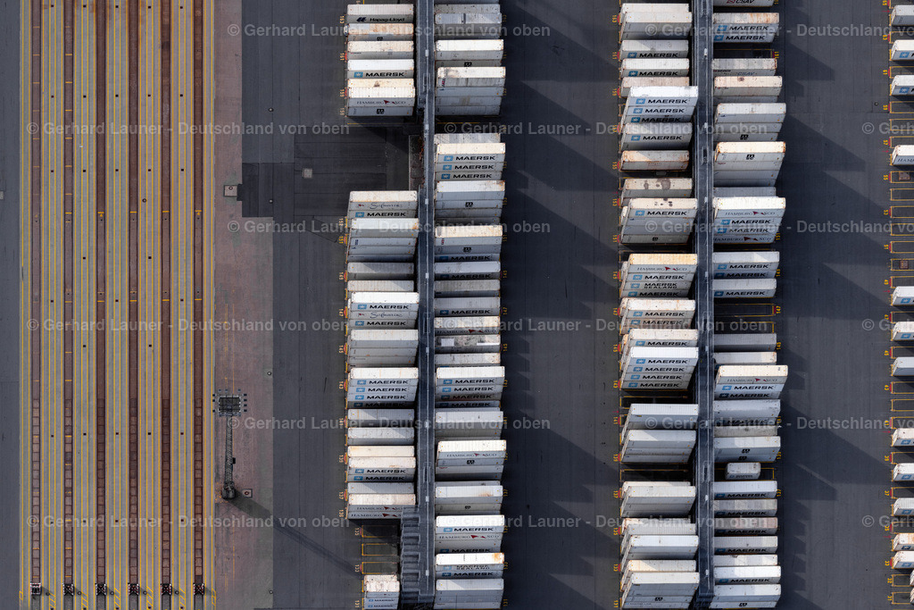 4030646 | BREMERHAVEN 01.06.2020 Containerterminal im Containerhafen des Überseehafen Am Nordhafen in Bremerhaven im Bundesland Bremen. // Container Terminal in the port of the international port Am Nordhafen in Bremerhaven in the state Bremen. Foto: Gerhard Launer