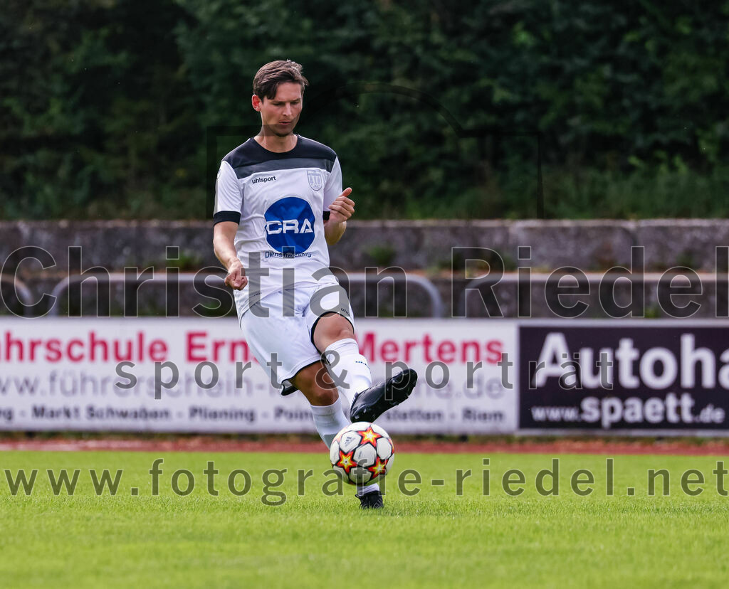 2023-09-03_005_SV_Anzing_gegen_TSV_Ottobrunn | Anzing, Deutschland, 03.09.2023:
Fußball, Kreisliga 2023 / 2024, Testspiel, 3. Spieltag, Endergebnis: 3:0

Marius Flecke (TSV Ottobrunn, #5)

Foto: Christian Riedel / fotografie-riedel.net
