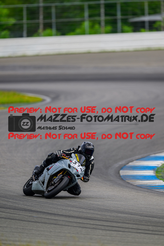 MaZZes_FotoMatrix_240615_6007705_7720 | ROT