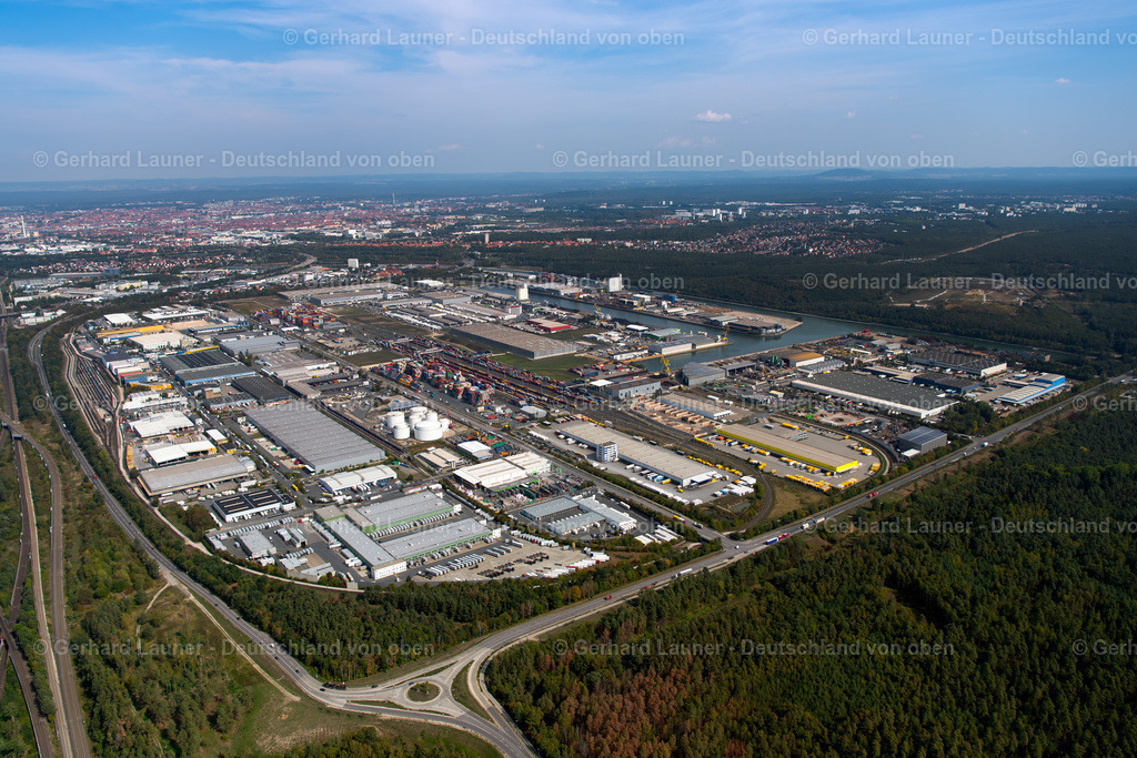 3806890 | Der Hafen Nürnberg ist ein Binnenhafen und ein Güterverkehrszentrum am Main-Donau-Kanal
