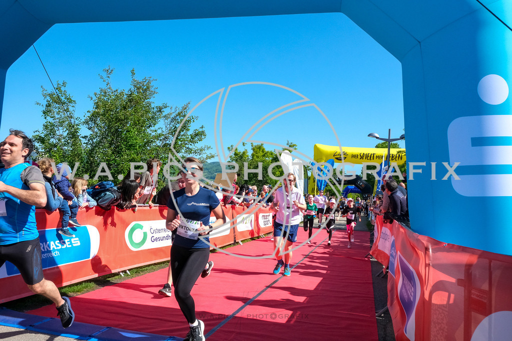 ..... | LINZ,AUSTRIA,27.April 24, Int. 3 Brückenlauf Linz  , Image shows: Photo: WAPICS / Michael ring