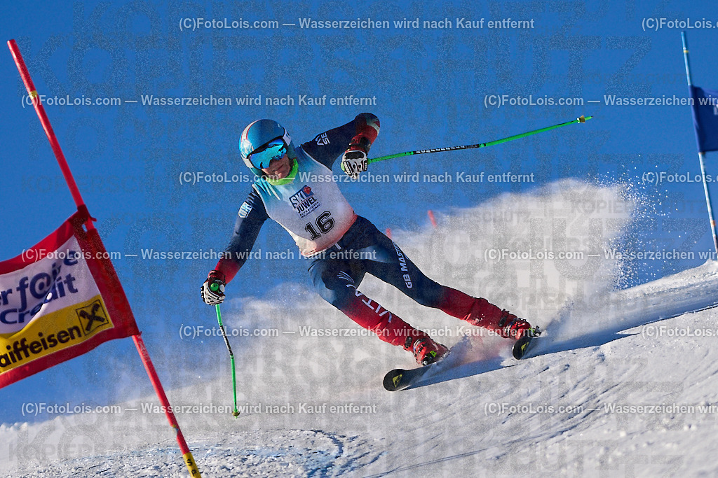 ALP3502_MASTERS-Cup_GS-C Damen_Reid Judy | (C)FotoLois.com, Alois Spandl. FIS Masters-Cup Wildschönau, Giant Slalom auf der Piste Schatzberg GS, Siegerehrung auf dem Dorfplatz Niederau, Sa 13. Januar 2024.