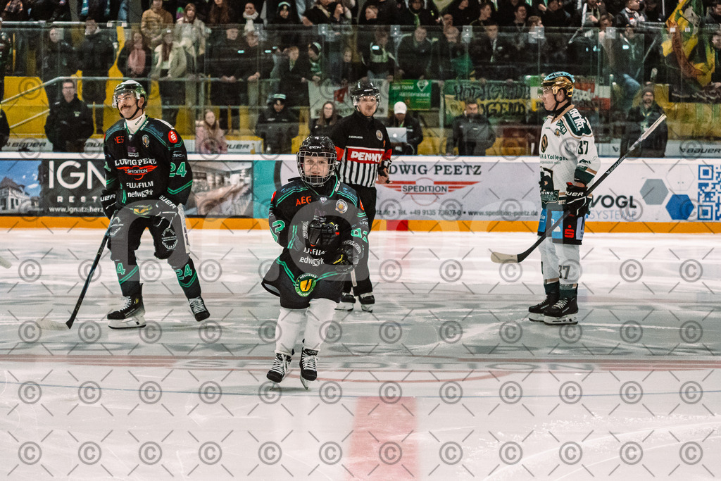 Alligators_vs_Erding_12_12_2025-038 | Höchstadt Alligators Fotogalerie: Eishockey-Action aus Franken. Professionelle Spielfotos, Portraits & Stadionbilder zum Download. Jetzt entdecken! - Realized with Pictrs.com