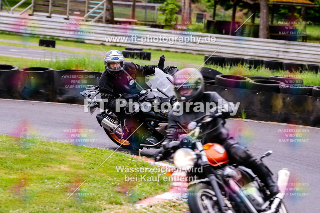 MotoTeamVBK-20424 | Hier findet Ihr Bilder von Touristenfahrten auf der Nürburgring Nordschleife oder von anderen Veranstaltungen die ich besucht habe. Viel Spass beim Durch Schauen 