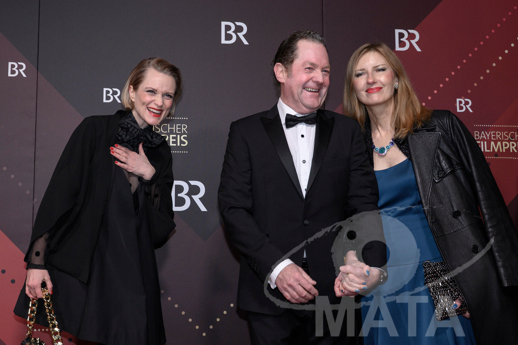 _DWI4970 | Jürgen Tonkel und Inna Küster bei der Verleihung des 47. Bayerischen Filmpreises 2026  im Prinzregententheater. München, Deutschland. Der Bayerische Filmpreis wird seit 1979 von der Bayerischen Staatsregierung verliehen, um die Bedeutung des Kinofilms als Kulturgut herauszustellen - Realisiert mit Pictrs.com