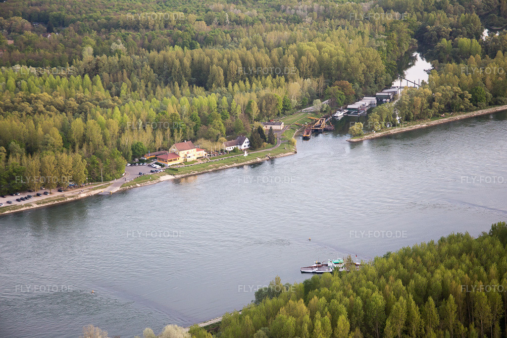 Luftbild: Altes Zollhaus am Auer Altrhein in Au am Rhein im Bundesland Baden-Württemberg in Deutschland. Foto: IMG_077968.jpg vom 24.04.2015 durch Werner Riehm/FLY-FOTO.de