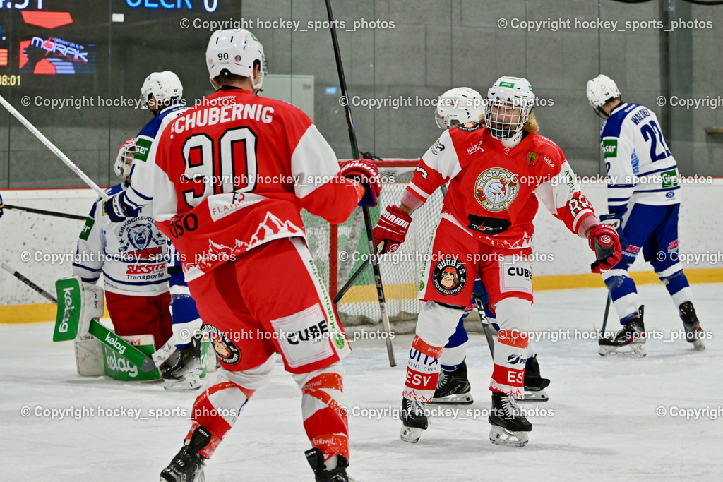 ESV Ferlach vs. UECR Eisbären Huben | #90 Schubernig Markus ESV Ferlach, #88 Steiner Thomas ESV Ferlach, #22 Waldner Elias UECR EISBÄREN HUBEN, Jubel ESV Ferlach, ESV Ferlach vs. UECR Eisbären Huben, ESV Ferlach vs. UECR Eisbären Huben am 31.10.2025 in Ferlach (HTC Eishalle Ferlach), Austria, (Photo by Bernd Stefan)