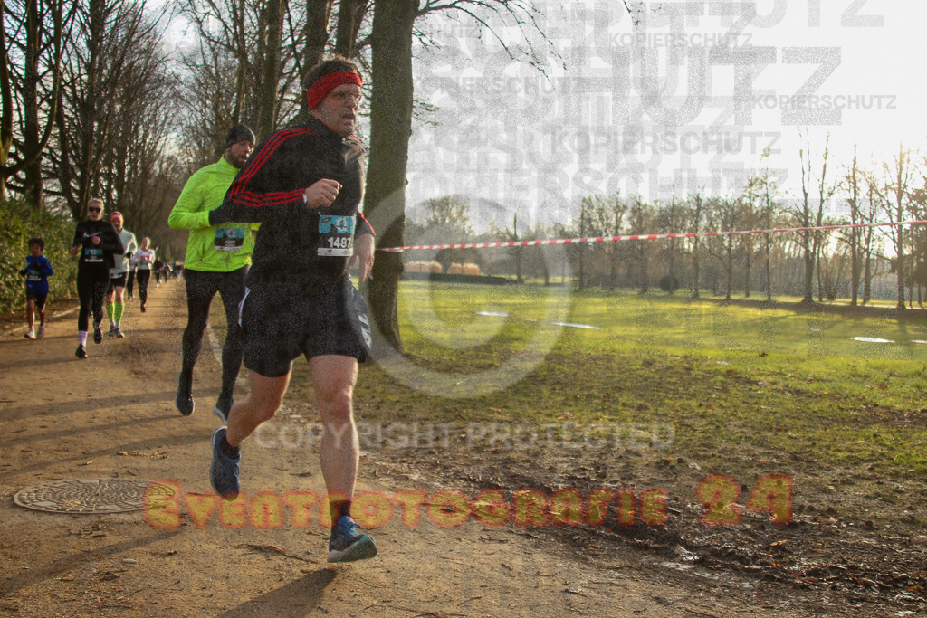 241231_1017_EV4_3700 | Sportfotografie im Rhein-Sieg Kreis, Köln, Bonn, NRW, Rheinland Pfalz, Hessen, etc. Unser Tätigkeitsfeld umfasst den Laufsport vom Volkslauf über den Marathon, Duathlon, Triathon bis zum Ultralauf wie Kölnpfad Ultra oder Schindertrail.
