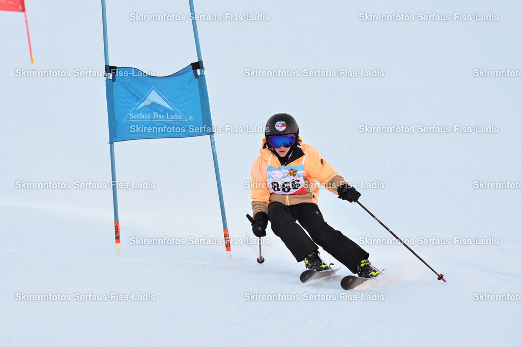 SRF_25.12.2025_0211 | Skirennfotos,Serfaus,Fiss,Ladis,Kinderskirennen,Winter,Tirol,Oberland,skirace,SFL,feelfree,weil wir's genießen,ski,Ski,skifahren,Sonnenplateau, - Realisiert mit Pictrs.com