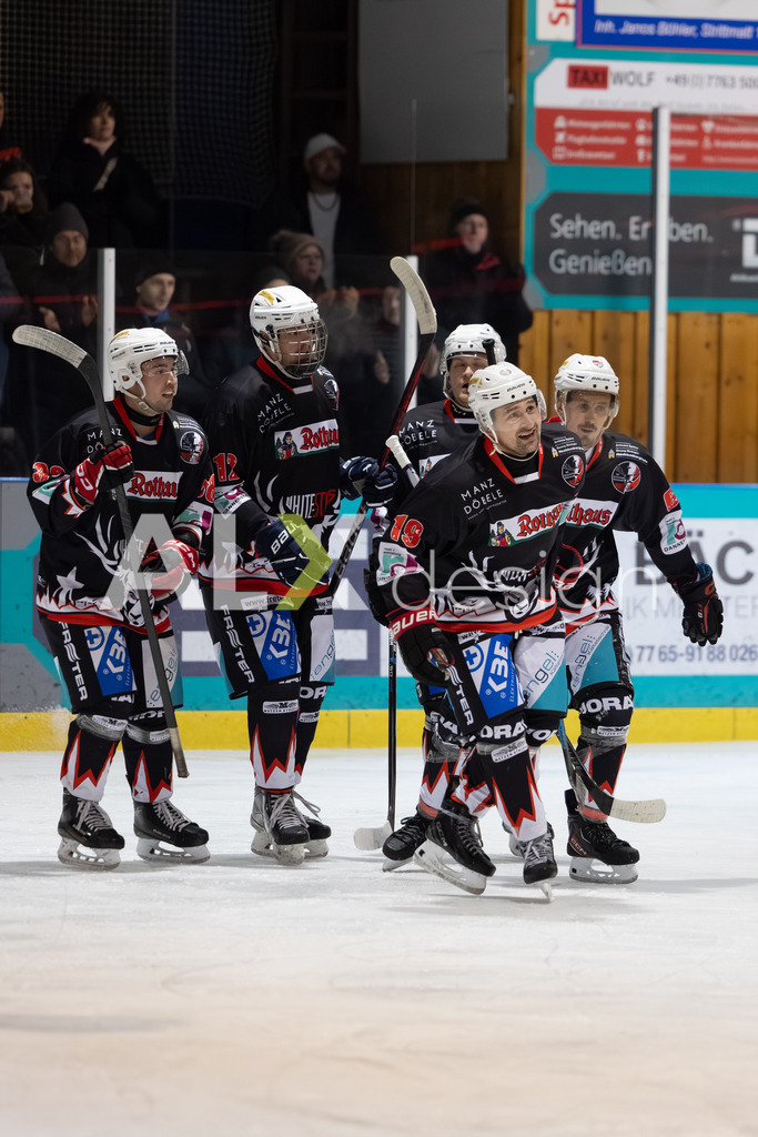 Eishockey I Herren I Saison 2025-2026 I Regio League | 3. Liga Regular Season Gr. 1 ZS | Men I 17. Spieltag I EHC Herrischried - HC Wohlen Freiamt I 01.02.2026 | Hochwertige Sportfotos kaufen & lizenzieren für Medien, Vereine, Agenturen & Sportler:innen. Entdecke professionelle Sportfotografie im Bildshop von Alexander Franzen. - Realisiert mit Pictrs.com