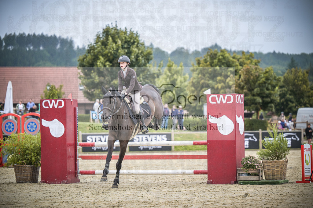 DOS_0387 | Entdecke hochwertige Reitturnierfotos von Foto Oger. Professionell, emotional und authentisch – jetzt Lieblingsmomente im Shop bestellen.Deutschlandweite Turnierfotografie. - Realisiert mit Pictrs.com