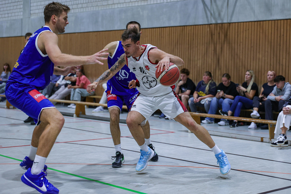 Regio Test BAYER GIANTS vs EN Baskets Schwelm-68 | Fotos von Basketballspielen aus dem Raum NRW fotografiert von Gero Mueller-Laschet und Daniel Schaefer - Realized with Pictrs.com