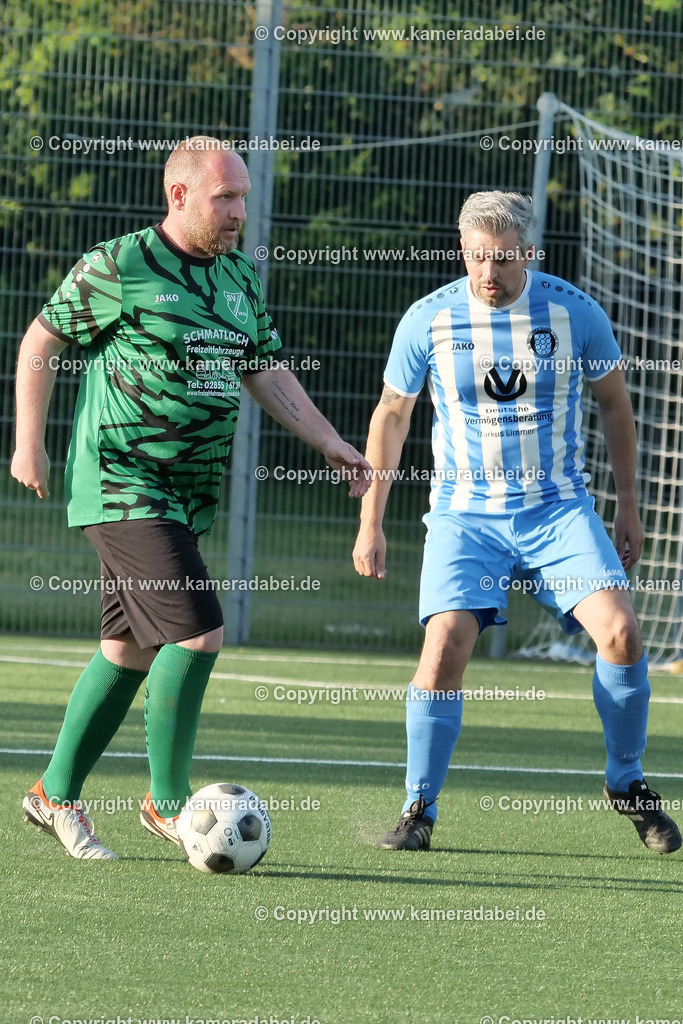 Fußball Kreispokal 25/26 Ü 32 : Spiel um Platz 3 : SV 08/29 Friedrichsfeld - SV Ringenberg AH  2 : 1 | Fußball Kreispokal 25/26 Ü 32 : Spiel um Platz 3 : SV 08/29 Friedrichsfeld - SV Ringenberg AH  2 : 1Spielort : Voerde Friedrichsfeld - Realisiert mit Pictrs.com