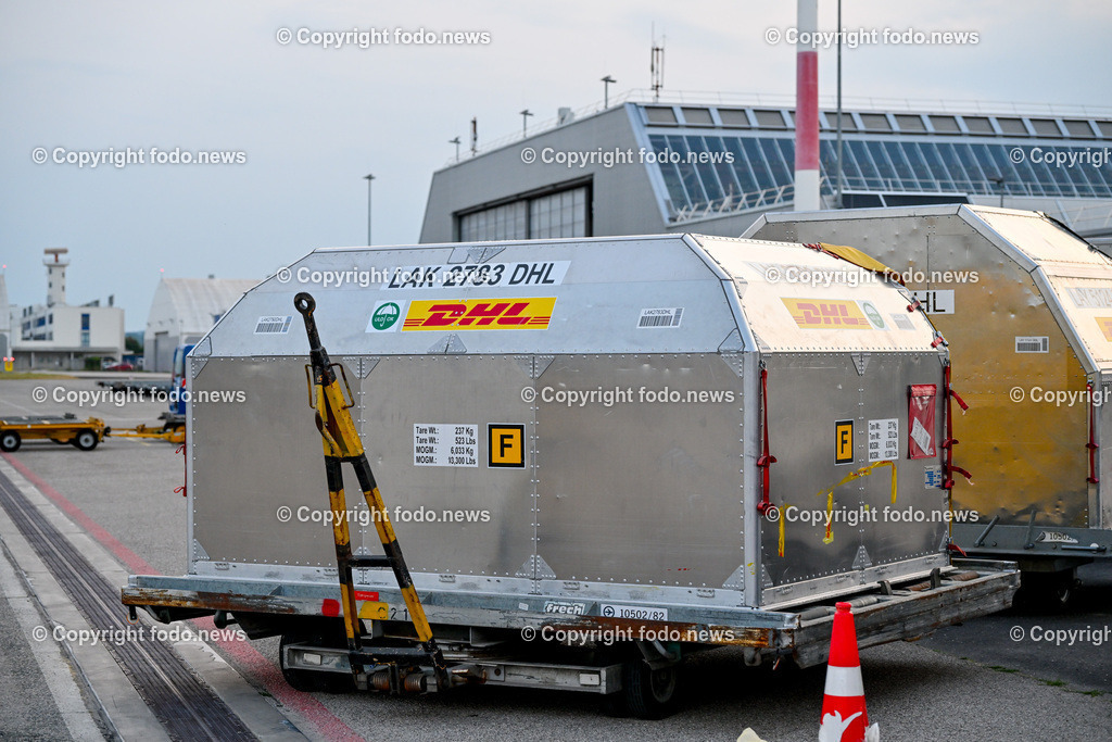 DHL Hoersching_ Warehouse_ Pakete_ Flugzeugbeladung_ 26.06.2023-47 | 26.06.2023, Linz Hoersching, AUT, DHL Hoersching, Warehouse, Flugzeugbeladung Pakete, im Bild Frachtcontainer