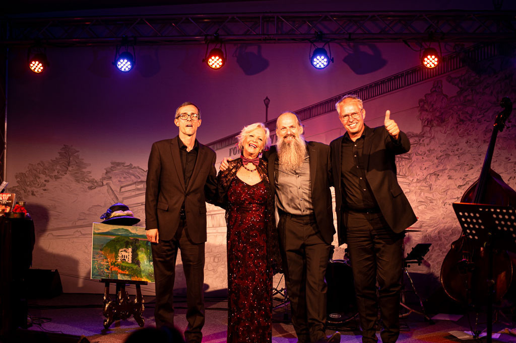 Konzert Dorit Gäbler | Dorit Gäbler im Forte Belvedere Leisnig zum Festival Hallo Leisnig 2022. - Realisiert mit Pictrs.com